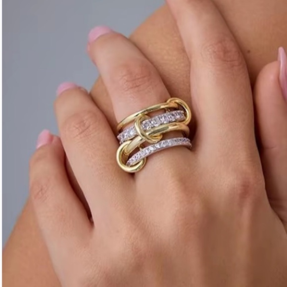 18k Interlocked Stacking Ring - Picture 3 of 12